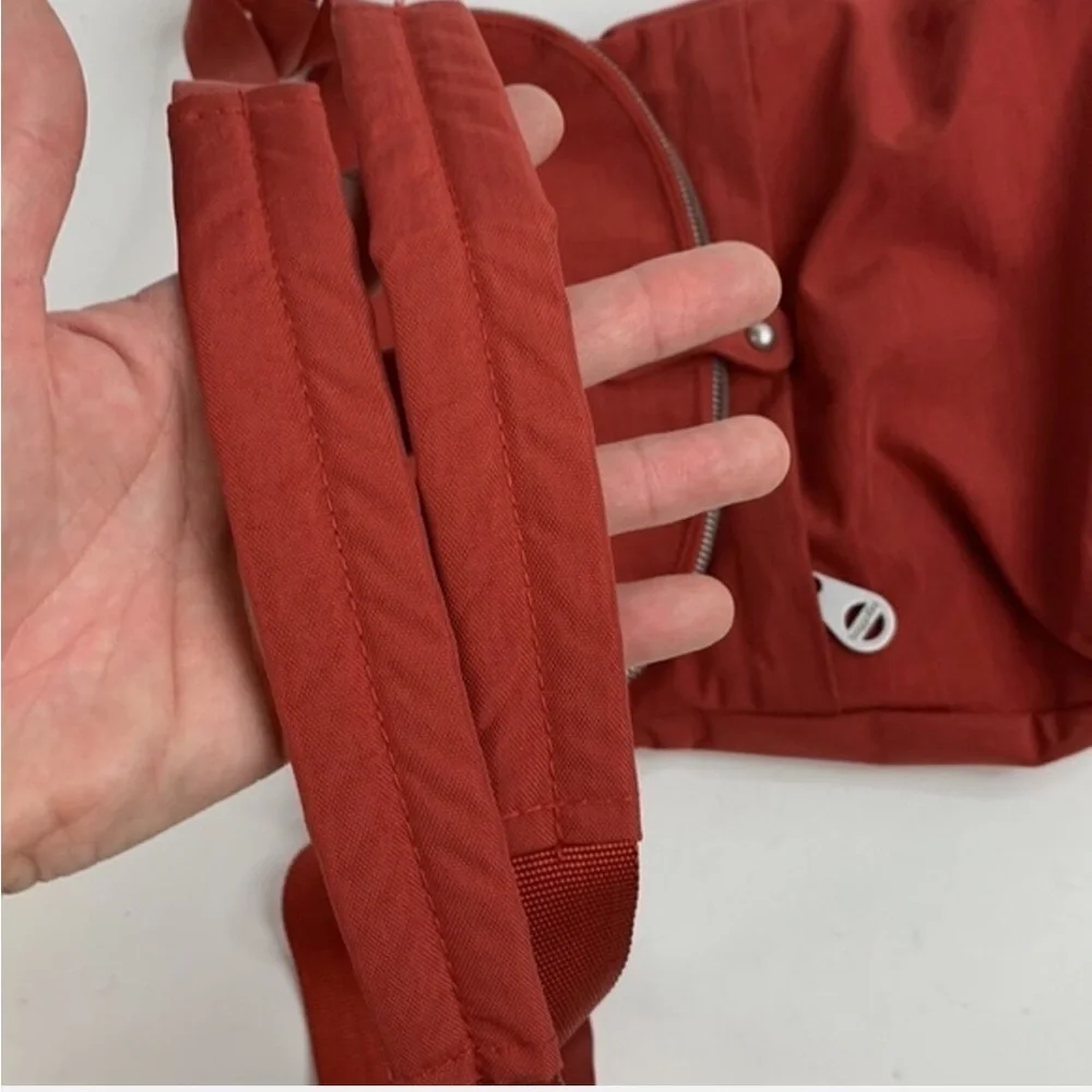BAGGALLINI Dublin Travel Brick Red Nylon Crossbody Shoulder Bag  Retired - Picture 9 of 11